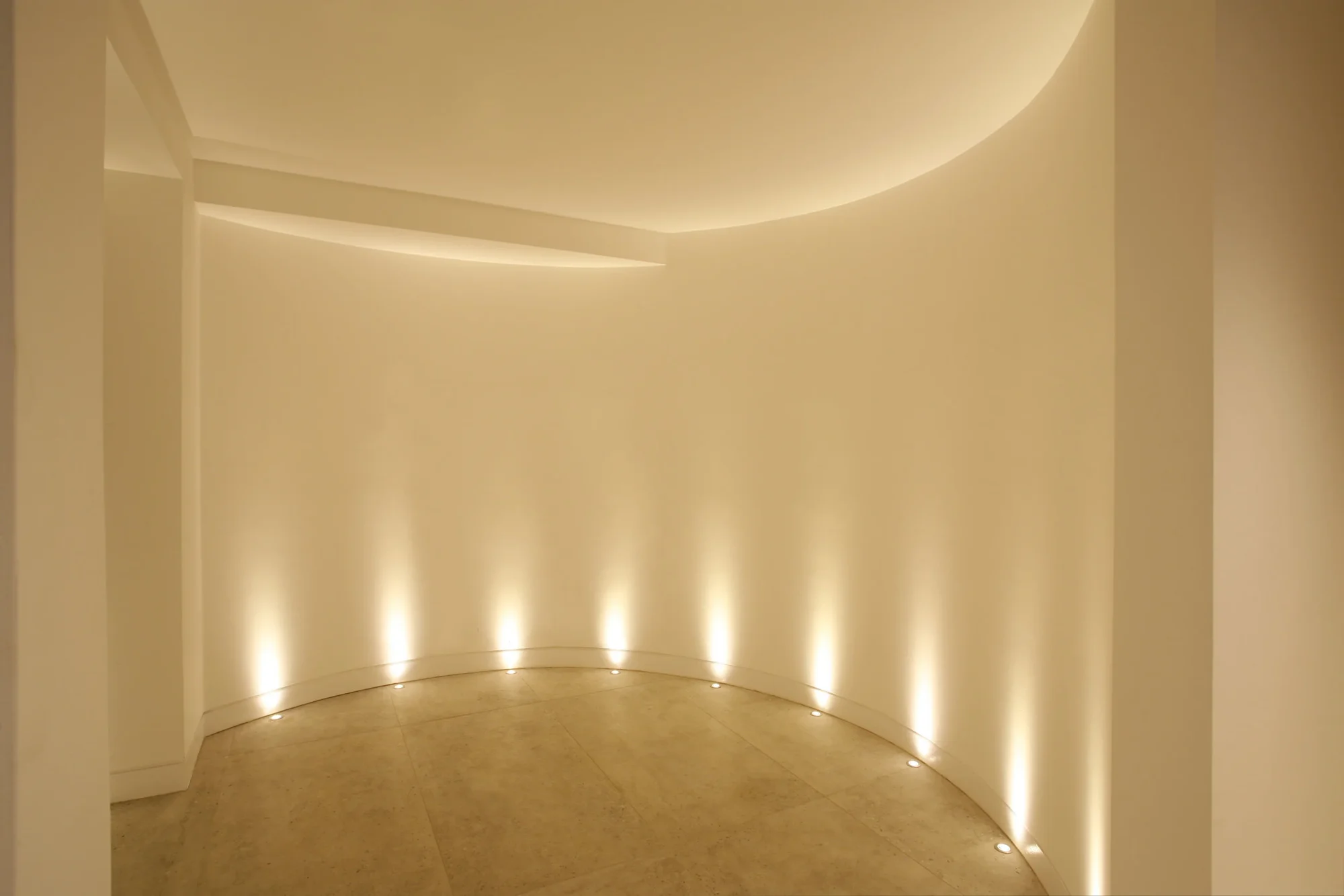 The Gunnery curved wall with individual pools of uplight